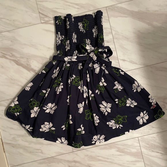 Hollister dress - Picture 7 of 10